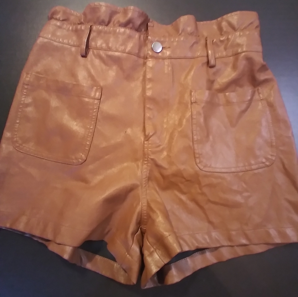 Women’s High-Waist Faux Leather Paperbag Shorts - Brown Size L Front Pockets